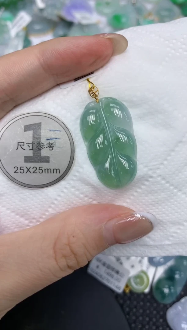 颈饰18K金镶嵌翡翠11111111