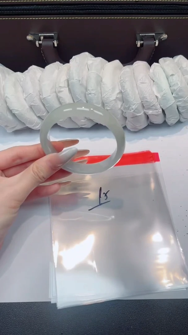 未镶嵌手镯翡翠翡翠手镯断码清默认有瑕NO退换介意勿拍95