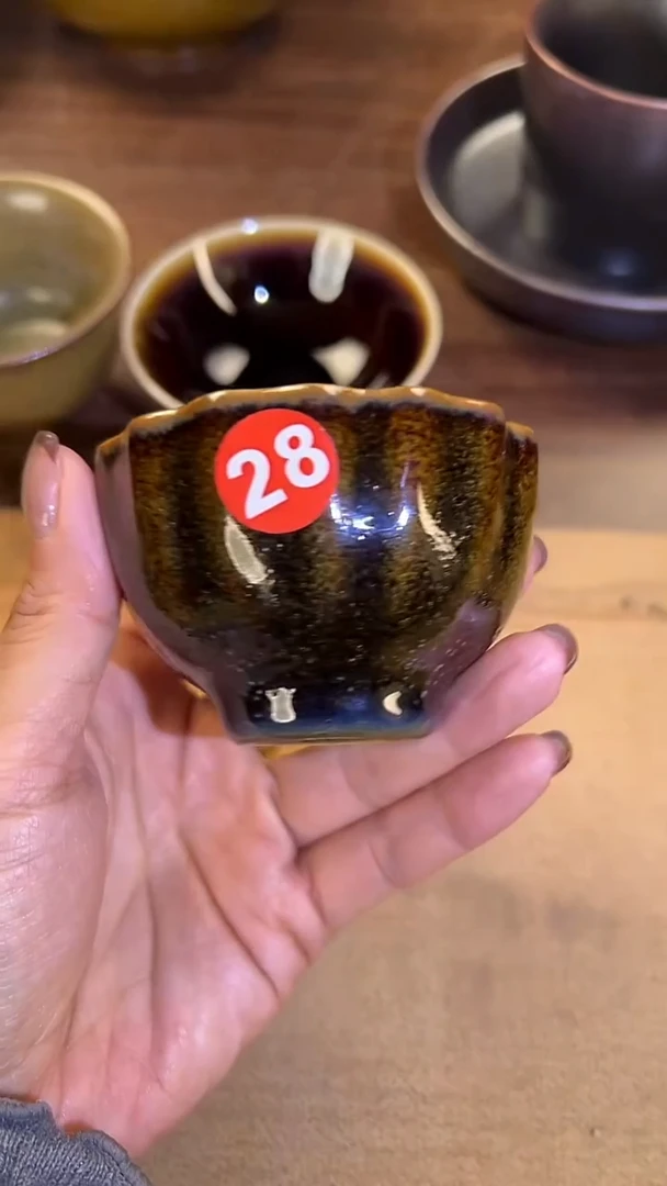 原矿釉窑变色花口杯