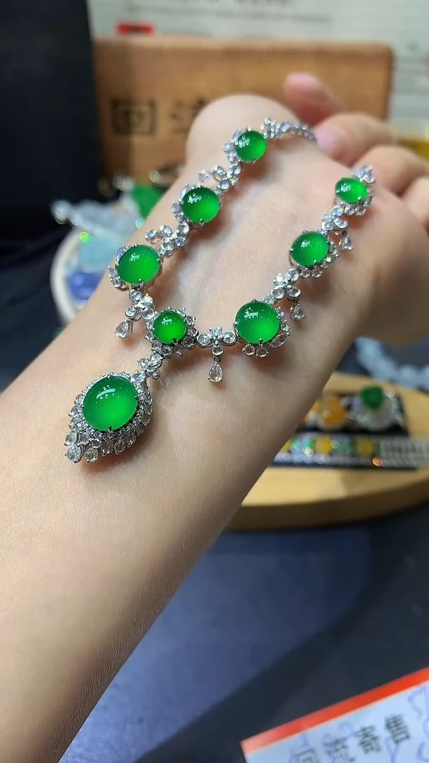 翡翠18K金镶嵌套链百*团购