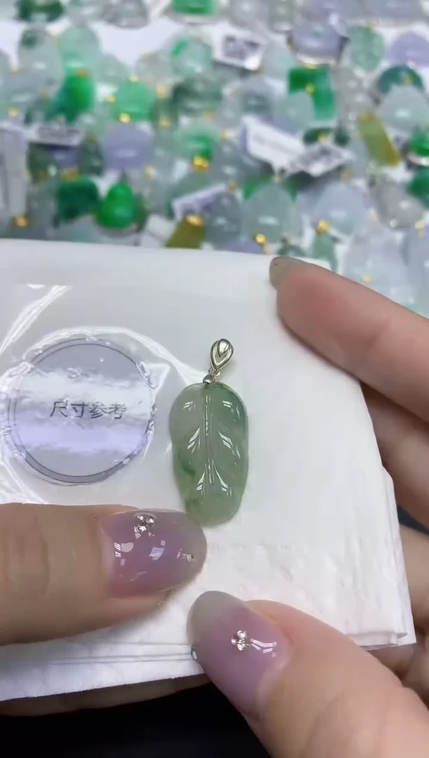 颈饰未镶嵌翡翠天然缅甸翡翠A货百元以上9元证书费自理
