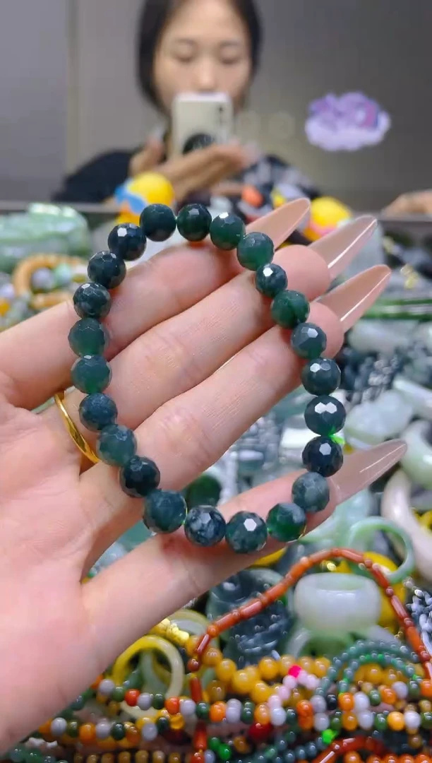 翡翠未镶嵌颈饰8MM/B/翡翠A货，一件也是批发价