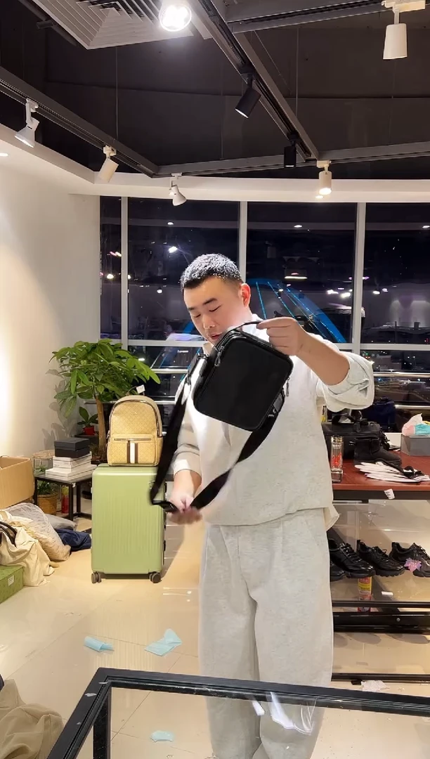 头层牛皮韩爵绅士包包皮具793