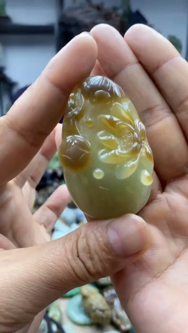 和田玉未镶嵌把件1