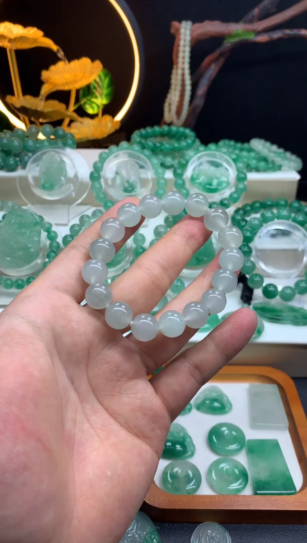 石英质玉（非洲翠）手串未镶嵌卡12手串