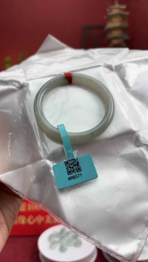 未镶嵌手镯（圆镯）翡翠翡翠手镯1