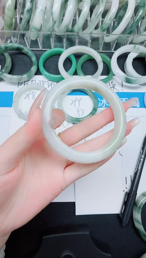未镶嵌手镯石英质玉300-52