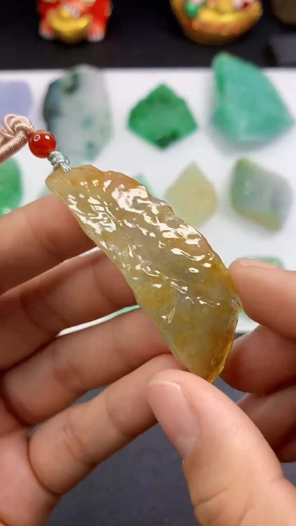 颈饰未镶嵌翡翠