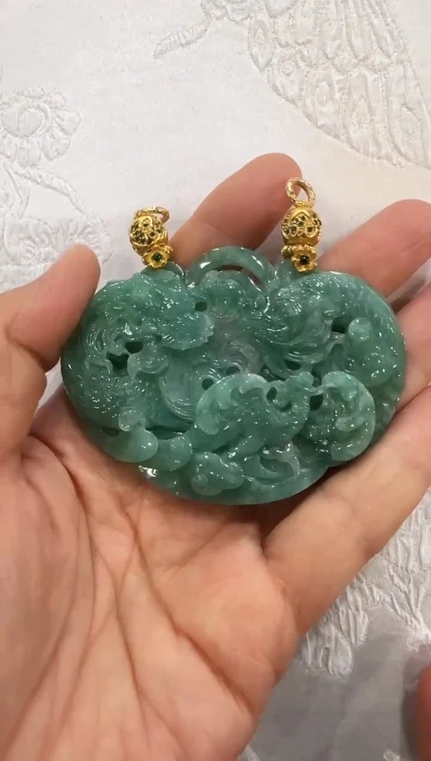翡翠未镶嵌颈饰国风