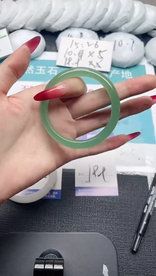 未镶嵌手镯石英质玉150-53