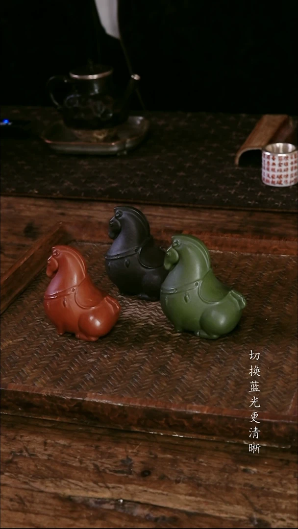 .紫砂小马摆件..