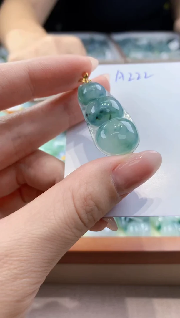 翡翠18K金镶嵌颈饰天然缅甸a货翡翠