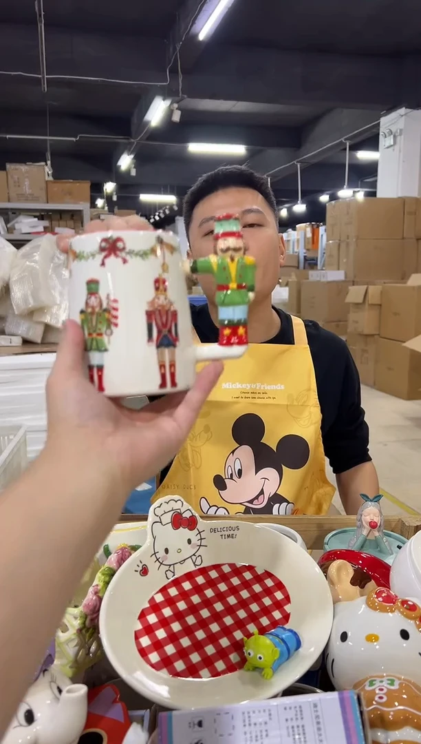 瓷片胡桃夹子把手杯