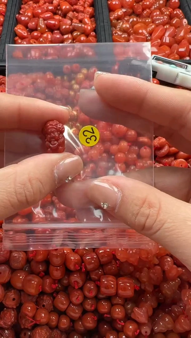 【闪购商品】南红玛瑙颈饰未镶嵌1