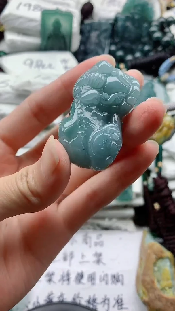 翡翠未镶嵌颈饰8888888