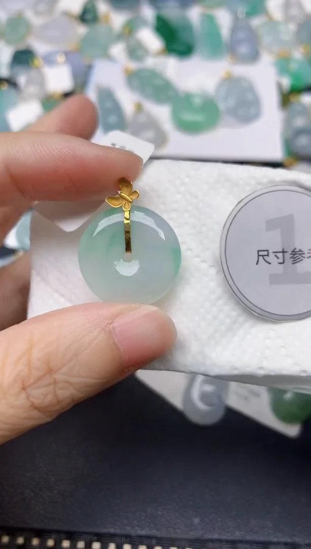 颈饰18K金镶嵌翡翠天然缅甸A货翡翠