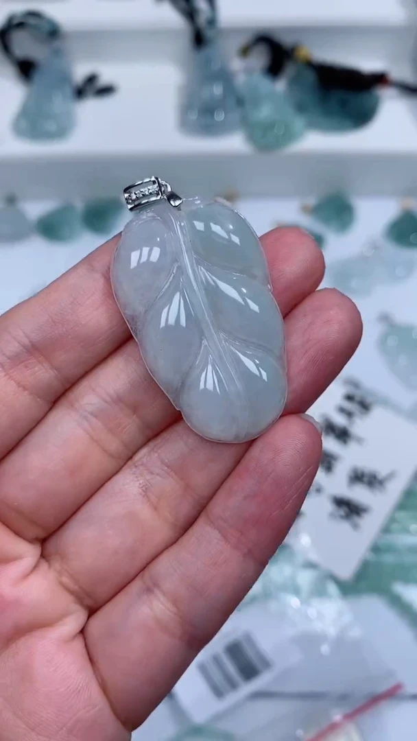 颈饰银S925镶嵌翡翠吊坠