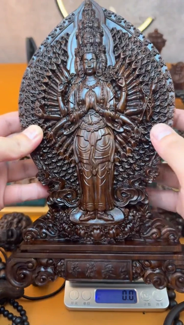 贡木其他《巴布亚贡木》新品血月星空千手大摆件