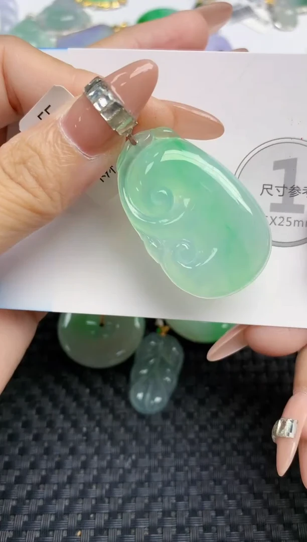 颈饰18K金镶嵌翡翠天然缅甸A货翡翠百元以上9元证书费自理