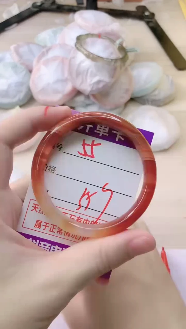 玛瑙/玉髓手镯未镶嵌55