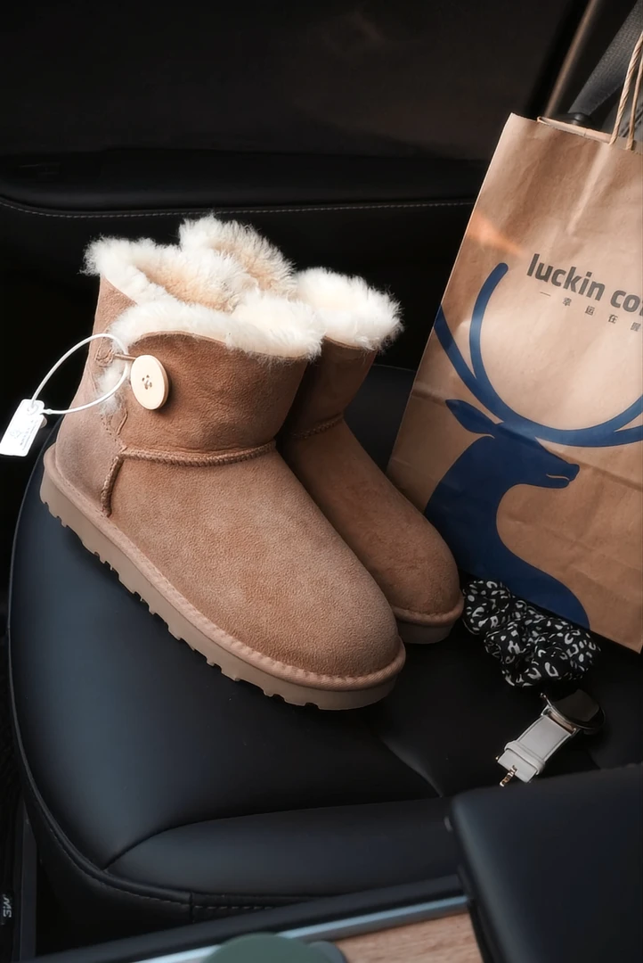 【经典款3352】羊皮毛一体3352中筒靴舒适冬季保暖时尚女鞋雪地靴