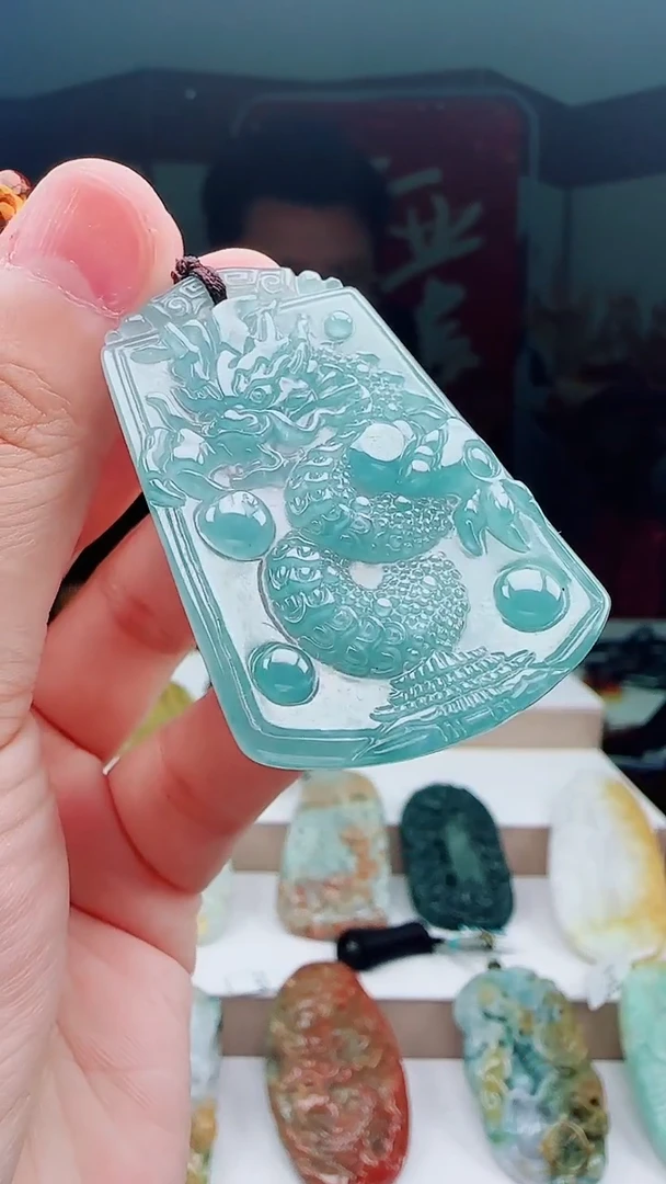 颈饰未镶嵌翡翠多样性发其一79470      龙牌