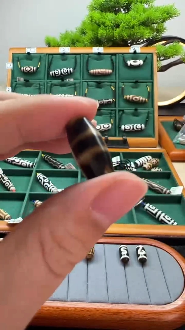 玛瑙/玉髓（覆膜）吊坠(不含链)未镶嵌6.（微瑕随机发货）