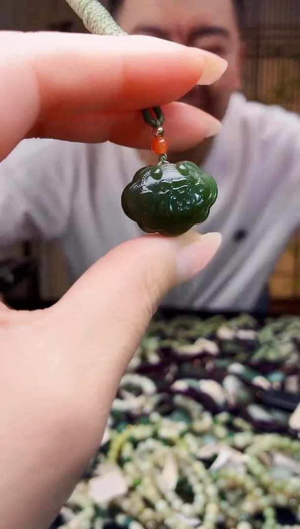 颈饰未镶嵌和田玉多样性发货，拍一发一