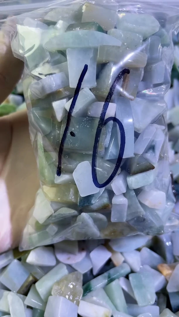 【闪购商品】翡翠颈饰未镶嵌天然翡翠边角小号500克16