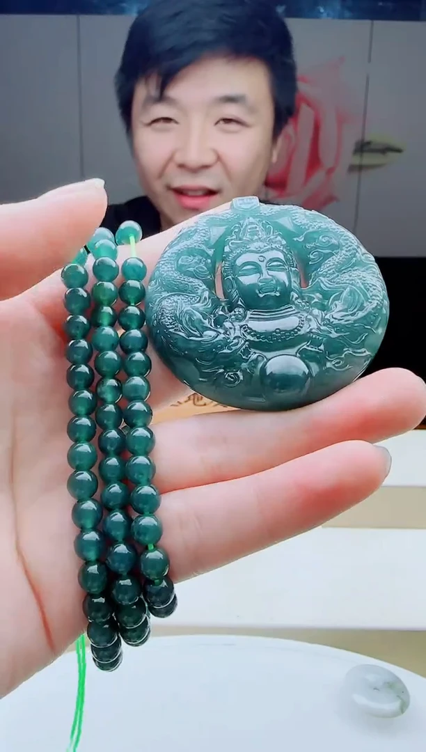颈饰未镶嵌翡翠多样性发其中一