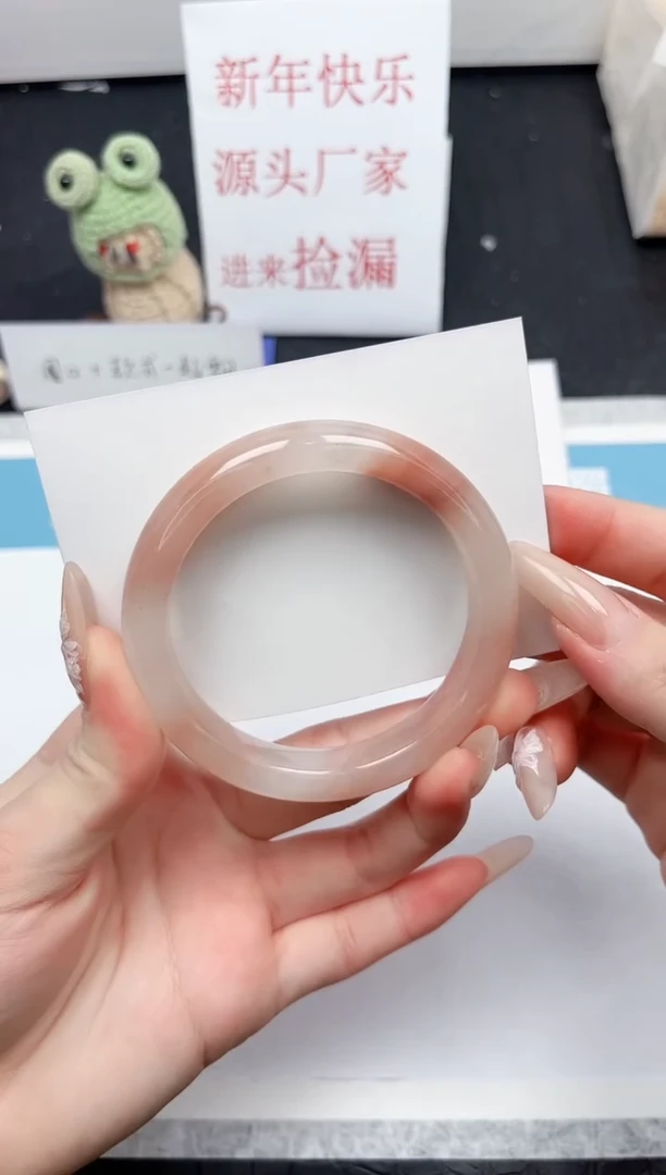 【闪购商品】石英质玉手镯未镶嵌152-56.2