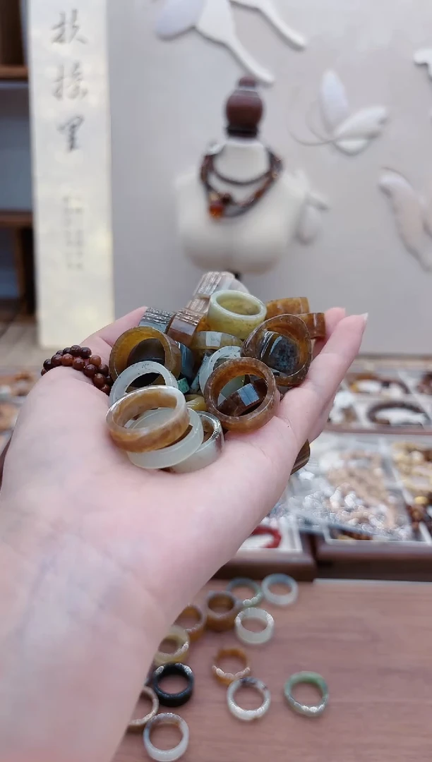未镶嵌戒指和田玉（糖玉）V163和田玉戒指18mm