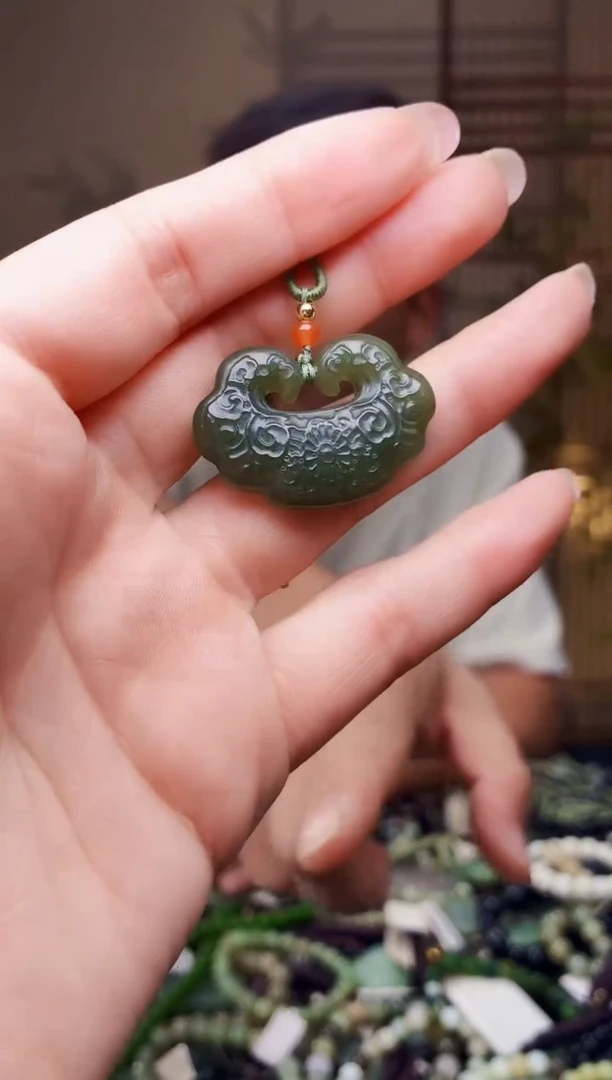 颈饰未镶嵌和田玉多样性发货，拍一发一