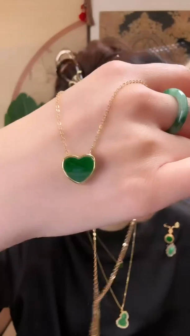 颈饰未镶嵌翡翠吊坠