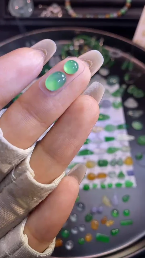 翡翠挂件未镶嵌蛋