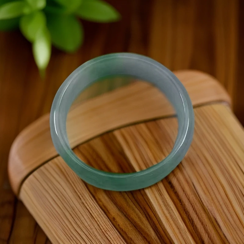 天然缅甸A货翡翠美人镯微瑕介意勿拍A184