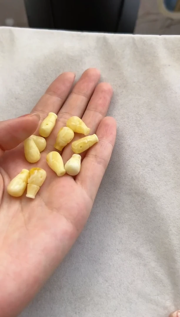 【闪购商品】琥珀裸石未镶嵌10202096-瑕疵三通 多样性发一个