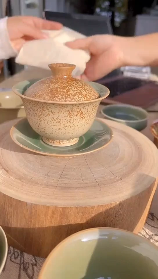 瓷片雨*铃原生态原矿草木灰双色釉盖碗