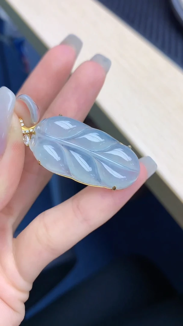 颈饰18K金镶嵌翡翠 天然缅甸翡翠a货百元以上9元证书费自理