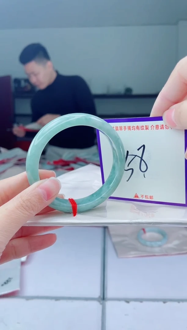 未镶嵌手镯翡翠我