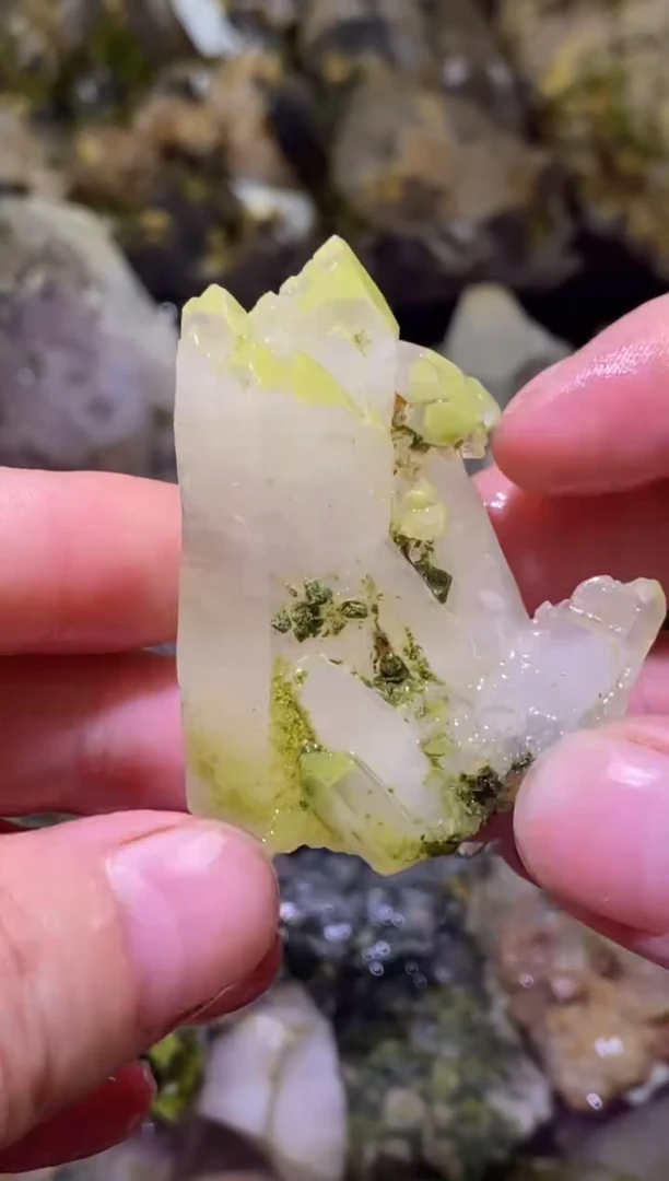 未镶嵌珠宝半成品水晶21号40g绿幽灵超七花园