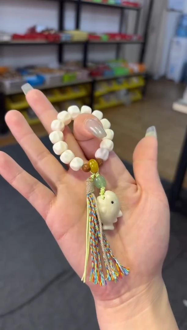 【闪购商品】石英质玉（黄龙玉）手链未镶嵌  鲨叼黄龙玉设计指尖捻