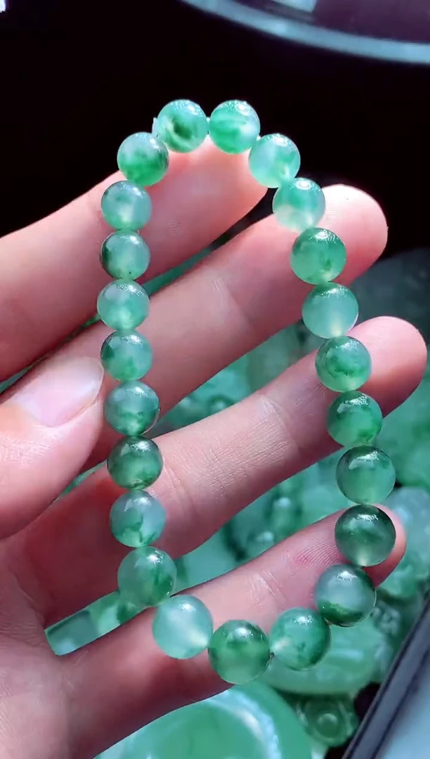 未镶嵌定制翡翠胡**?翡翠毛货定制