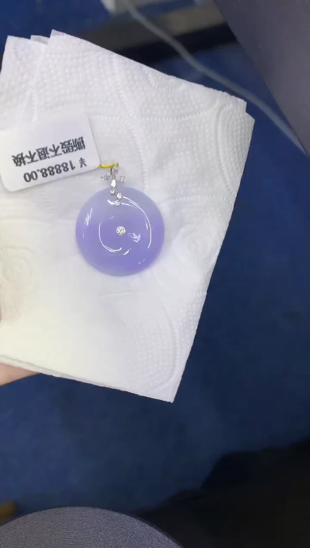 颈饰18K金镶嵌翡翠缅甸天然翡翠A货