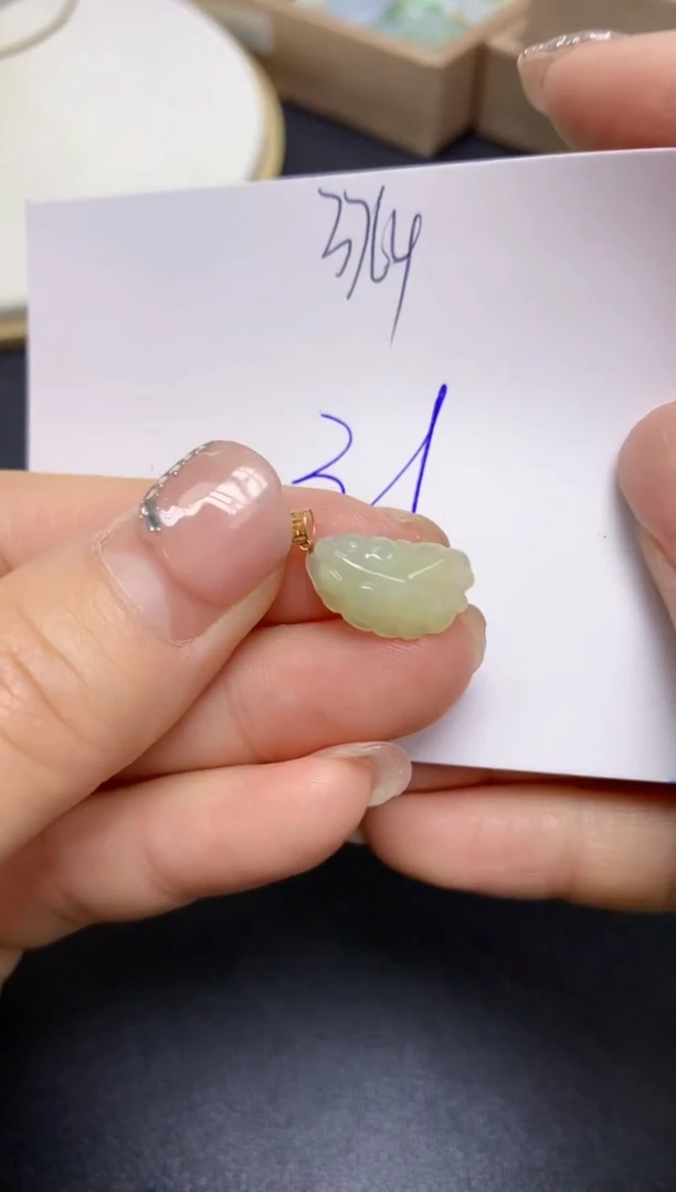 【闪购商品】翡翠挂件18K金镶嵌 天然翡翠A货