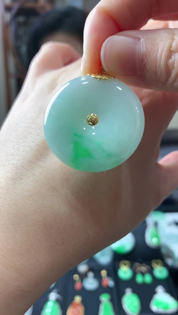 【闪购商品】翡翠吊坠(不含链)18K金镶嵌挂件