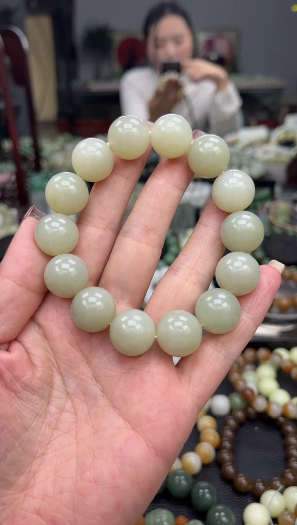 【闪购商品】和田玉手串未镶嵌新疆且末高青 白卡16