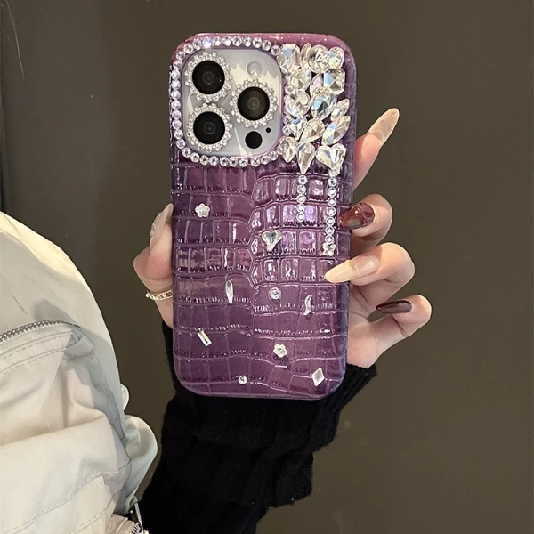 轻奢鳄鱼纹暗夜紫堆堆钻适用苹果16promax手机壳iphone15/14/13皮