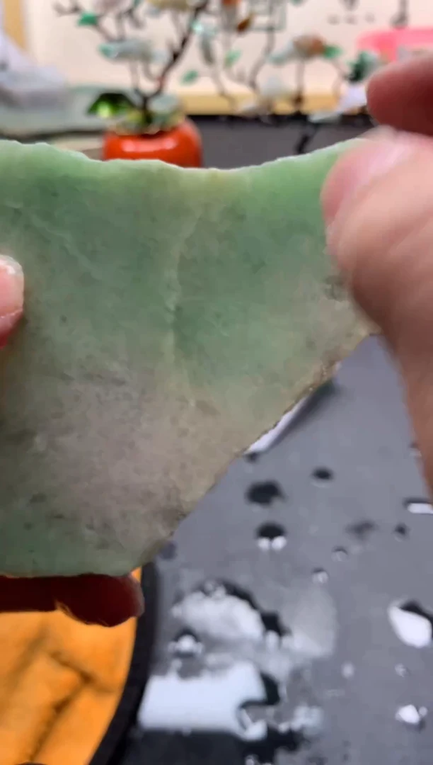 【闪购商品】翡翠颈饰未镶嵌天然翡翠A货