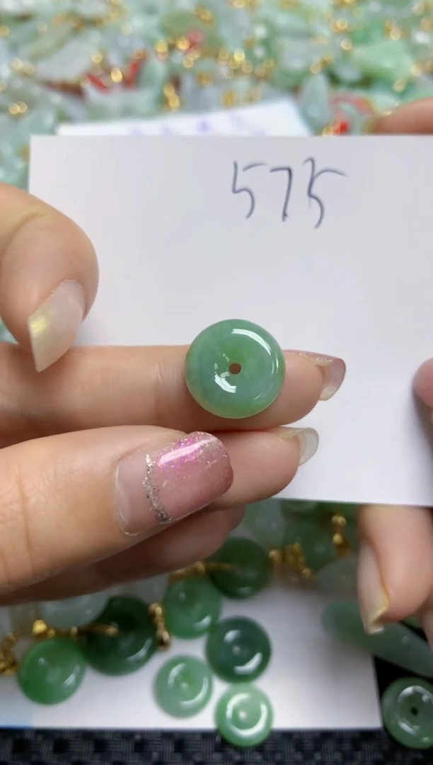 【闪购商品】翡翠颈饰未镶嵌   天然A货翡翠